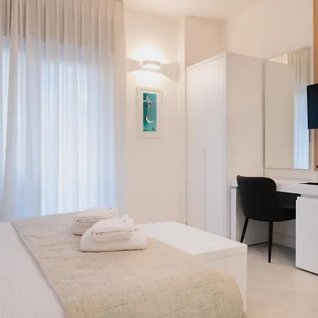 Lo Di Viale Lo Re & Caffe' Gæstehus Lecce