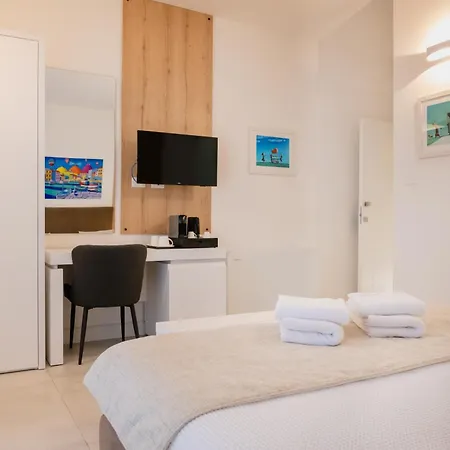 Lo Di Viale Lo Re & Caffe' Gæstehus Lecce