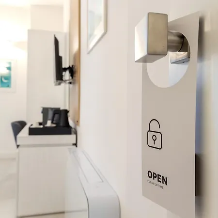 Lo Di Viale Lo Re & Caffe' Gæstehus Lecce