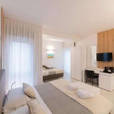 Lo Di Viale Lo Re & Caffe' 3* Lecce