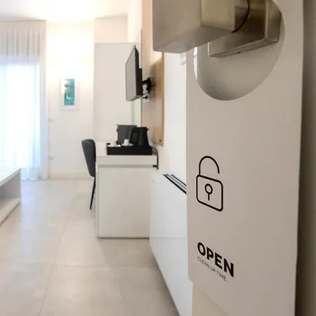 Lo Di Viale Lo Re & Caffe' Gæstehus Lecce