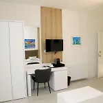 Lo Di Viale Lo Re & Caffe' Πανσιόν Λέτσε