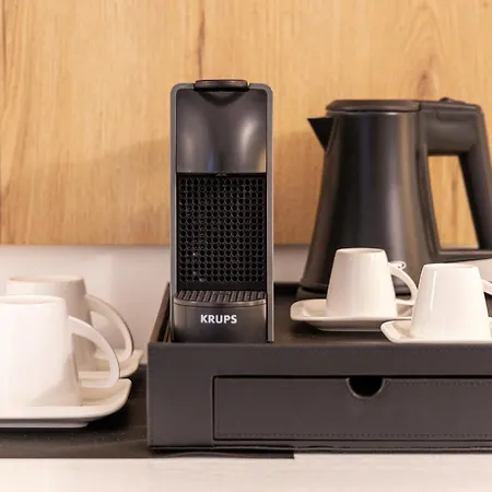 Lo Di Viale Lo Re & Caffe' Λέτσε