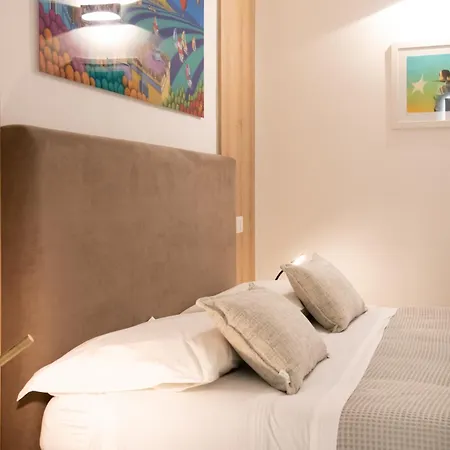 Lo Di Viale Lo Re & Caffe' Λέτσε