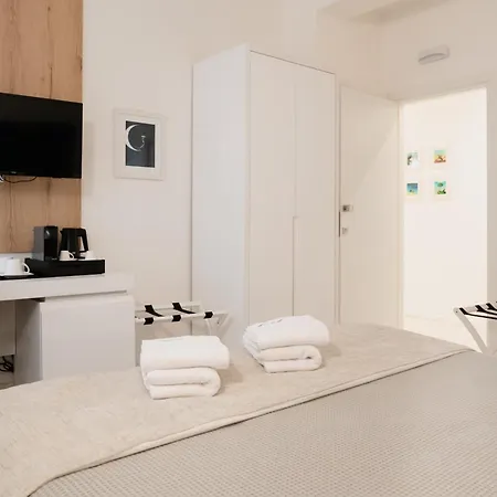 Lo Di Viale Lo Re & Caffe' Guest house *