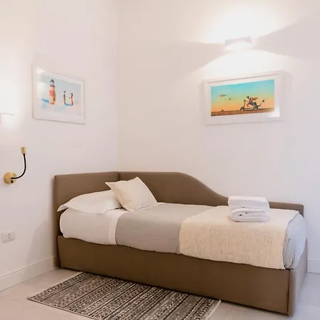 Lo Di Viale Lo Re & Caffe' Λέτσε