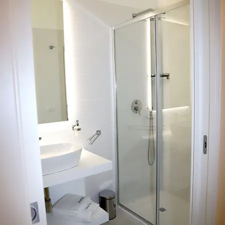 Lo Di Viale Lo Re & Caffe' Λέτσε